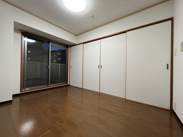 ローレル・トアスクエアの洋室