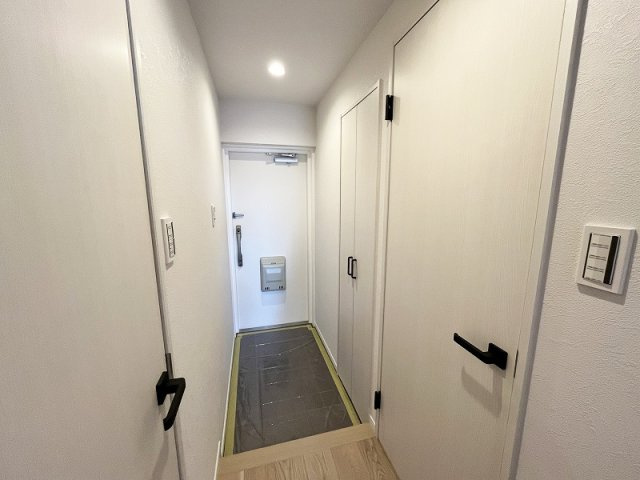 【玄関】 | ライオンズマンション大泉学園　(保谷店) | シューズボックス付きなのでスッキリとした玄関を保ちやすいです。