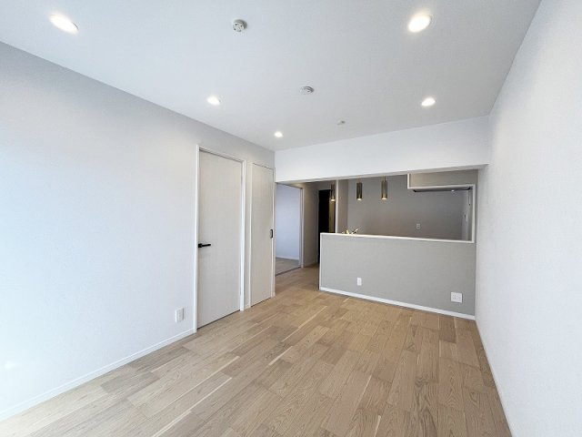 【居間・リビング】 | ライオンズマンション大泉学園　(保谷店) | 暮らしの中心となるリビングは、ご家族で心地良く過ごせる空間に。