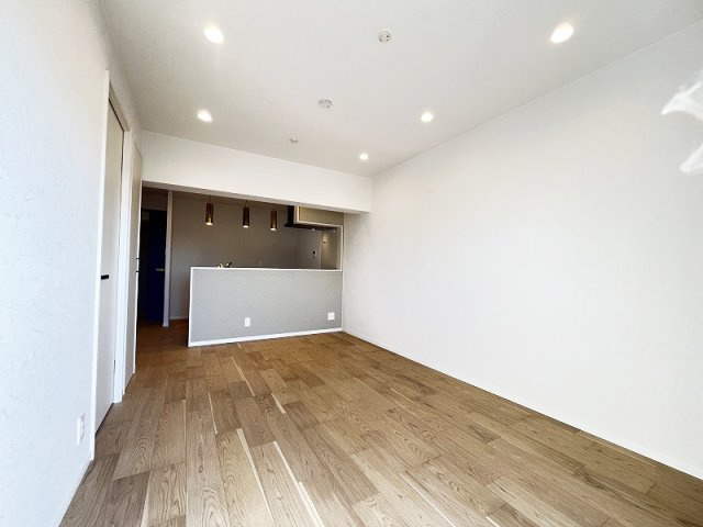 【居間・リビング】 | ライオンズマンション大泉学園　(保谷店) | 2025年12月に内装リフォームが完了し大変綺麗な室内です。