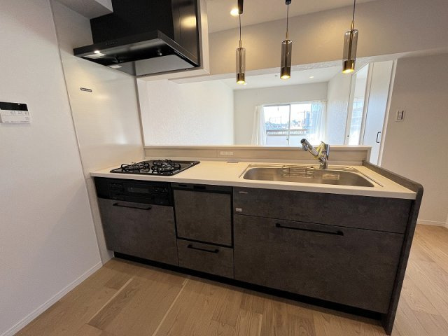 【キッチン】 | ライオンズマンション大泉学園　(保谷店) | 対面式なので、作業をしながらもご家族との会話を楽しみやすいです。