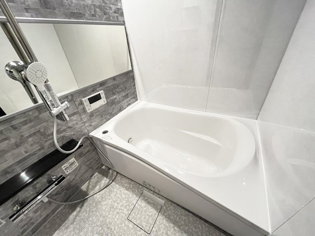 【浴室】 | ライオンズマンション大泉学園　(保谷店) | 浴室暖房乾燥機付きなので、防カビ対策や雨の日のお洗濯にも活躍いたします。