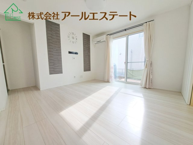 姫路市花田町上原田　　中古戸建の洋室