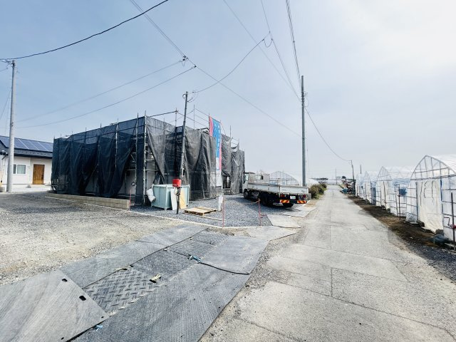 新築　伊勢崎市市場町第9　クレイドルガーデン　1号棟の前面道路含む現地写真|現地写真　南側接道幅員約4ｍ