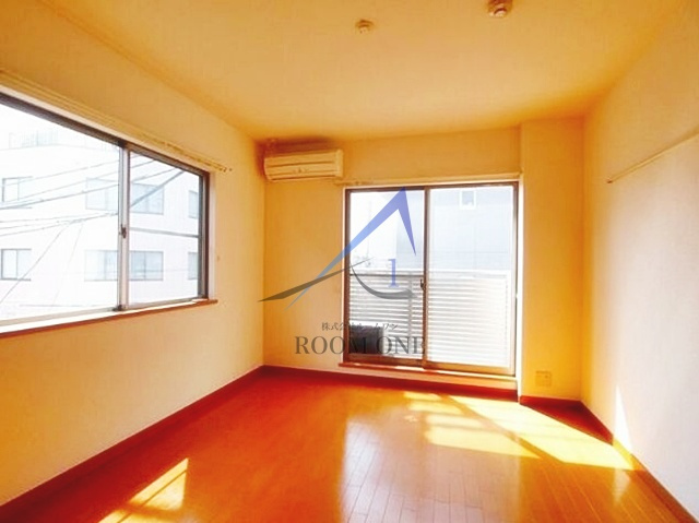 マ・メゾン・ボヌールの居間・リビング|洋室のお部屋です。