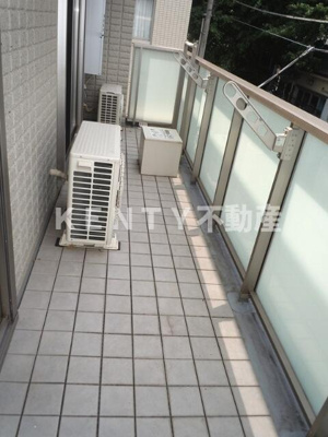 【バルコニー】 | グランヒル白金 | 外からの目が気にならないバルコニーで洗濯物が干せます