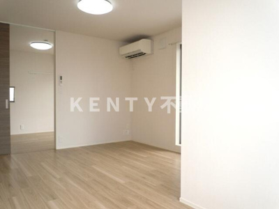 【居間・リビング】 | グランヒル白金 | ゆったり過ごせる居間です