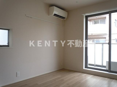 【寝室】 | グランヒル白金 | 広くて明るい寝室