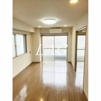 【居間・リビング】 | 山岸ビル | 洋室のお部屋です。