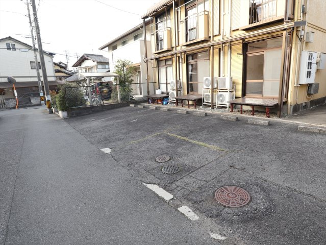 シティハイム郷の駐車場
