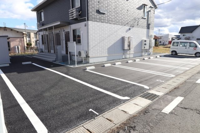 グランメールⅡの駐車場