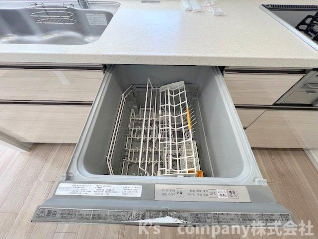 ◎茅ヶ崎市赤松町　プライム湘南辻堂リーフィアレジデンスのキッチン|食器洗い乾燥機付きで家事の時短に役立ちます◇