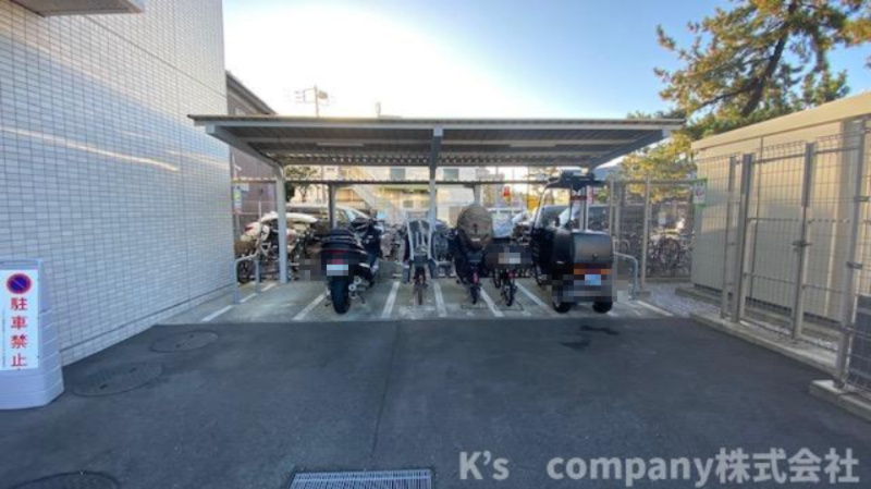 ◎茅ヶ崎市赤松町　プライム湘南辻堂リーフィアレジデンスの駐輪場|駐輪スペース◇バイク置場◇