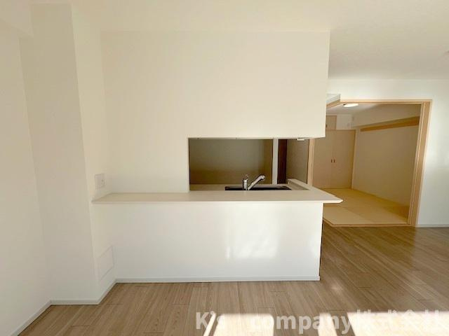 ◎茅ヶ崎市赤松町　プライム湘南辻堂リーフィアレジデンスのキッチン|リビングにいるご家族を感じながらお料理ができるカウンターキッチン☆