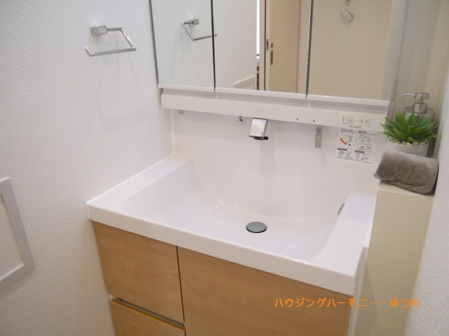 【独立洗面台】 | レーベンハイム中板橋２ | 忙しい朝に嬉しいシャワー付き洗面台