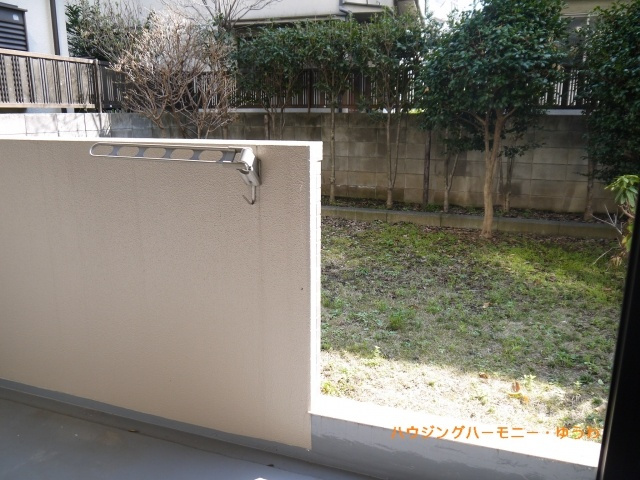 【その他】 | レーベンハイム中板橋２ | バルコニーから広々とした専用庭が続きます。