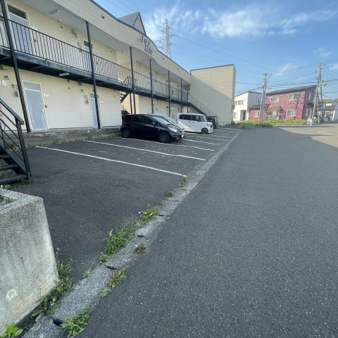 ジョイライフの駐車場