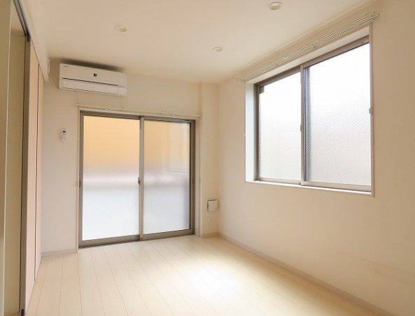 リブリ・OZAWAの内装