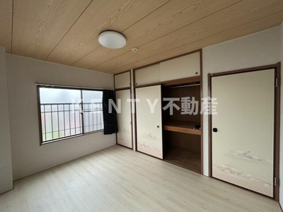 【居間・リビング】 | リバービュ－羽田 | ゆったり過ごせる居間です