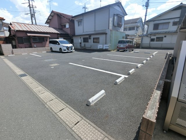 【駐車場】