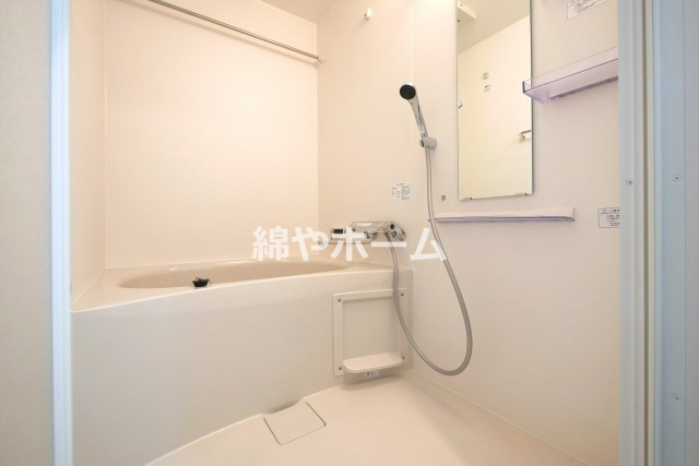 ワールドアイ大阪城EASTアドバンスの浴室|コンパクトで使いやすいお風呂です