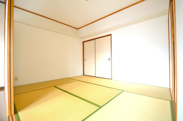 インペリアル大賀2の和室