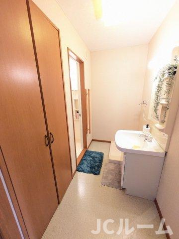 柏崎市西山町鬼王の賃貸マンションの収納