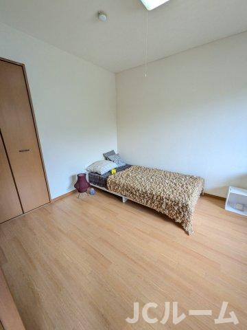 柏崎市西山町鬼王の賃貸マンションの居間・リビング