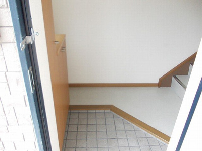 【玄関】 | ローズ・クロス西館