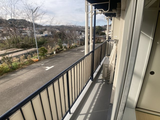 ビレッジハウス鈴蘭台4号棟のその他共用部分|屋根付き自転車・バイク置場で雨の日も安心