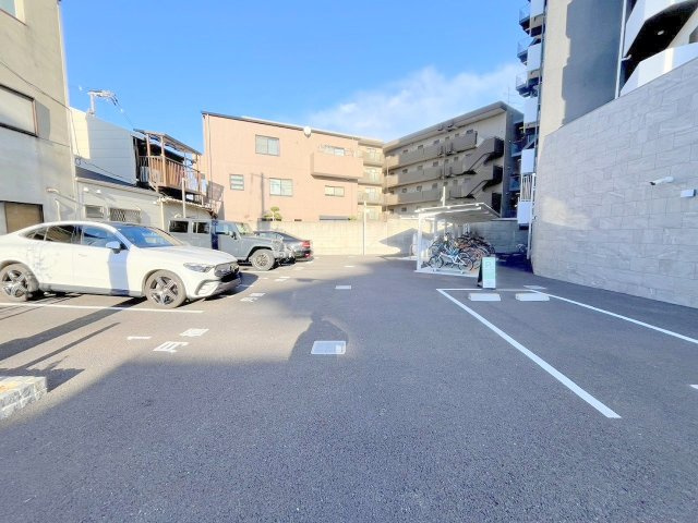 F-Crest　Sugaharaの駐車場