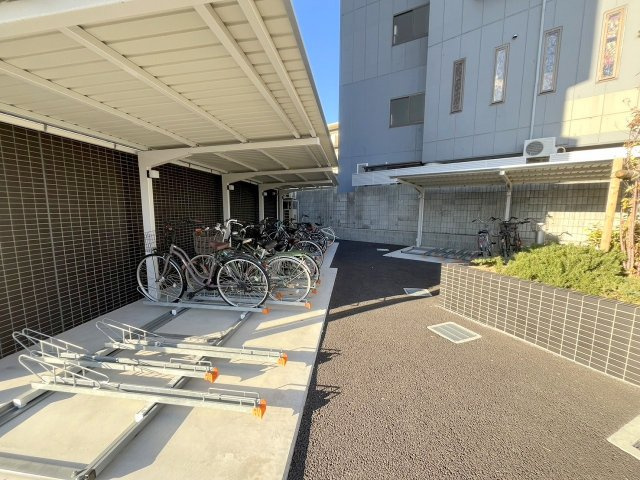 F-Crest　Sugaharaの駐車場