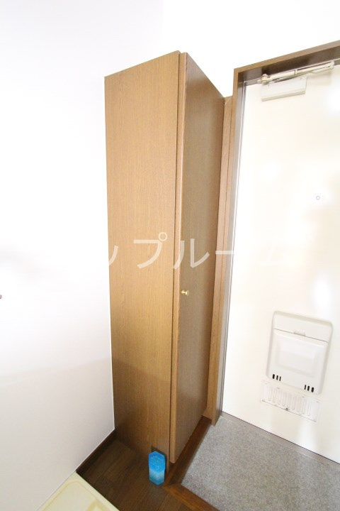 パークハイツ新栄の玄関