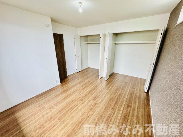 前橋市天川大島町　B号棟(全２棟)　ハートフルタウン　新築建売分譲の洋室|明るい洋室です