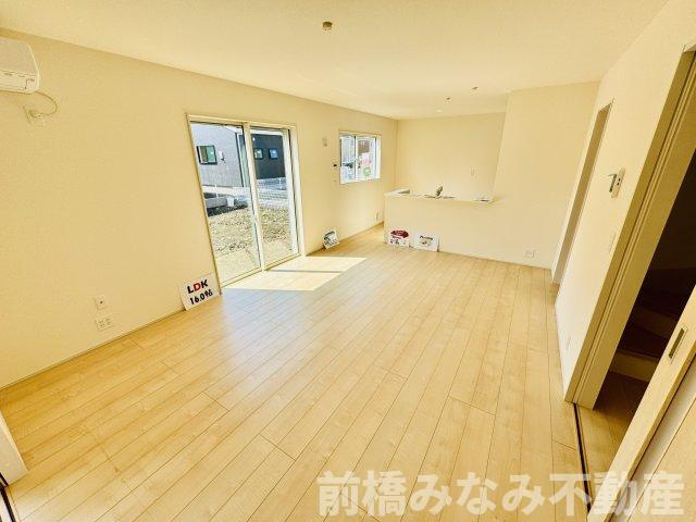 前橋市茂木町第3　２号棟(全８棟)　リーブルガーデン　新築建売分譲の居間・リビング|おしゃれなリビングです