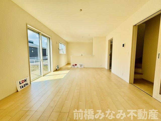 前橋市茂木町第3　２号棟(全８棟)　リーブルガーデン　新築建売分譲の居間・リビング|使いやすい居間です