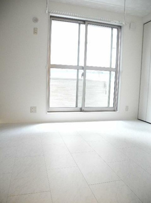 【寝室】 | サンルージュ横浜 | 清潔感のある居室