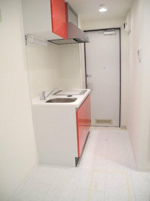 【キッチン】 | サンルージュ横浜 | 紅白のオシャレなキッチン