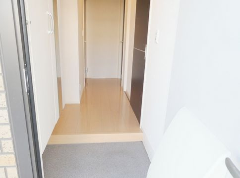 コーワ・ルミエール参番館の玄関