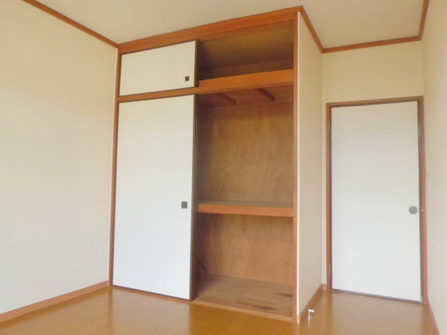 シティハイム　ＡＩＺＡＷＡ　Bの収納|高さと奥行きのある収納※102写真