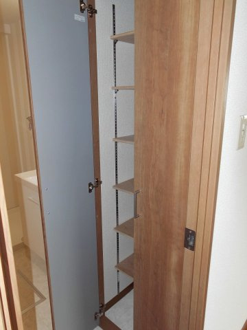 ジュリオ東野の洋室