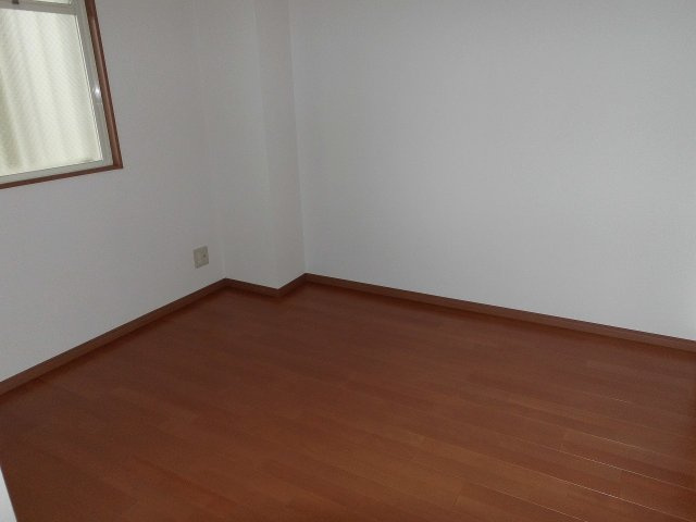 ジュリオ東野の洋室