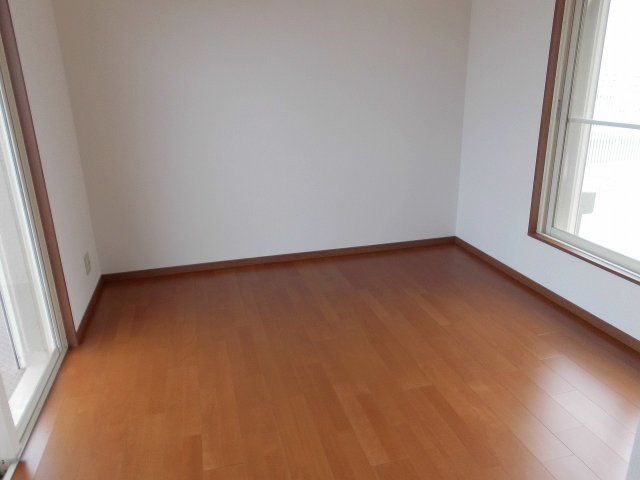 ジュリオ東野の洋室