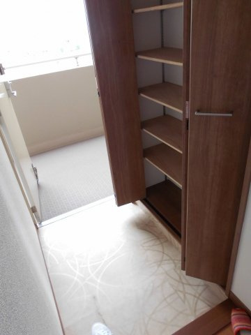 ジュリオ東野の玄関