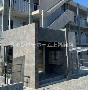 ライナのエントランス|ゆとりのあるエントランスです