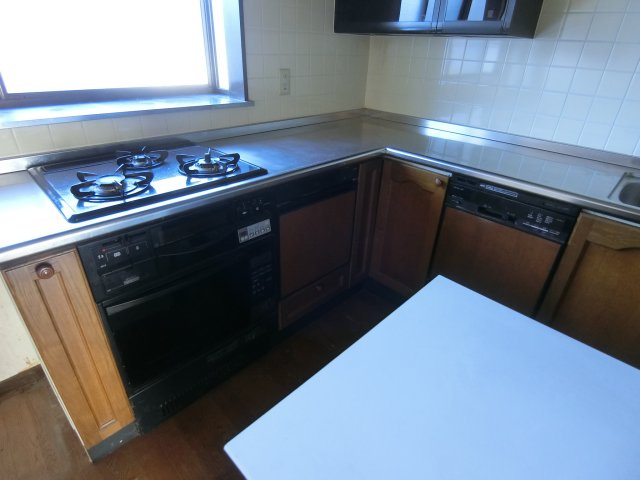 高崎市八幡町　中古戸建【売主】のキッチン|キッチンでお料理をお楽しみください