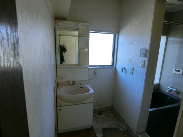 高崎市八幡町　中古戸建【売主】の独立洗面台|独立洗面台で身支度をすべて済ませてしまいましょう