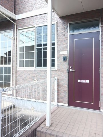 ディアコートＢの玄関|明るい玄関です