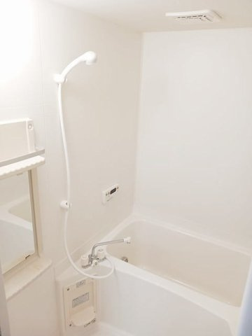 ディアコートＢの浴室|きれいなお風呂です