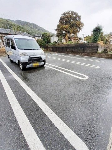 プリムールの駐車場|駐車場があります